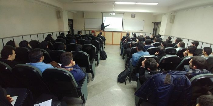 برگزاری دوره‌های آموزشی نرم‌افزارهای تخصصی برق توسط شاخه دانشجویی IEEE دانشگاه صنعتی نوشیروانی بابل